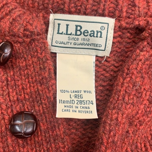 L.L. Bean Lambswool Sweater Large Coastal Preppy New England Chic Quiet Quality - Picture 9 of 9